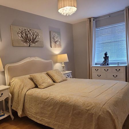 Three Bedroom Apartment By Beautiful Park Londra Dış mekan fotoğraf