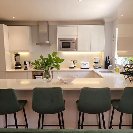 Three Bedroom Apartment By Beautiful Park Londra Dış mekan fotoğraf