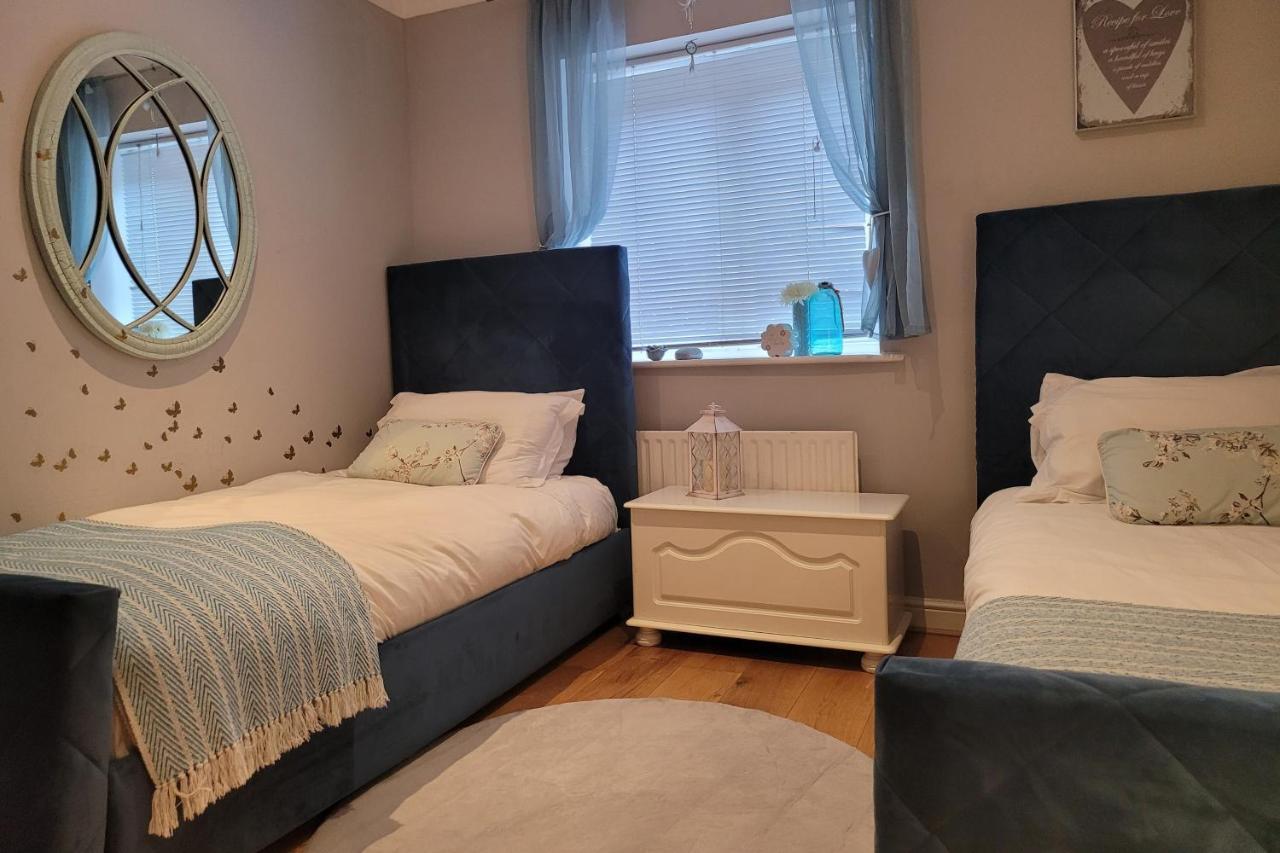 Three Bedroom Apartment By Beautiful Park Londra Dış mekan fotoğraf