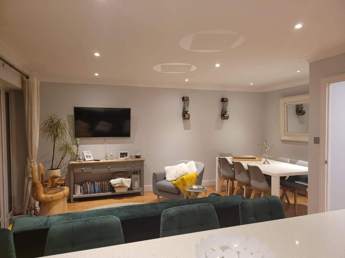 Three Bedroom Apartment By Beautiful Park Londra Dış mekan fotoğraf