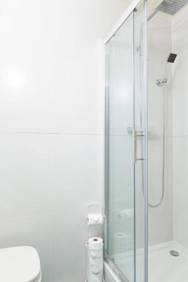Three Bedroom Apartment By Beautiful Park Londra Dış mekan fotoğraf
