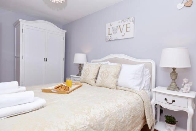 Three Bedroom Apartment By Beautiful Park Londra Dış mekan fotoğraf