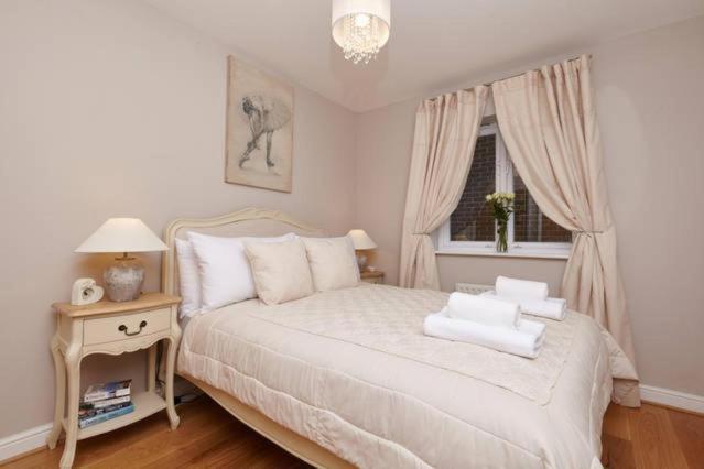 Three Bedroom Apartment By Beautiful Park Londra Dış mekan fotoğraf