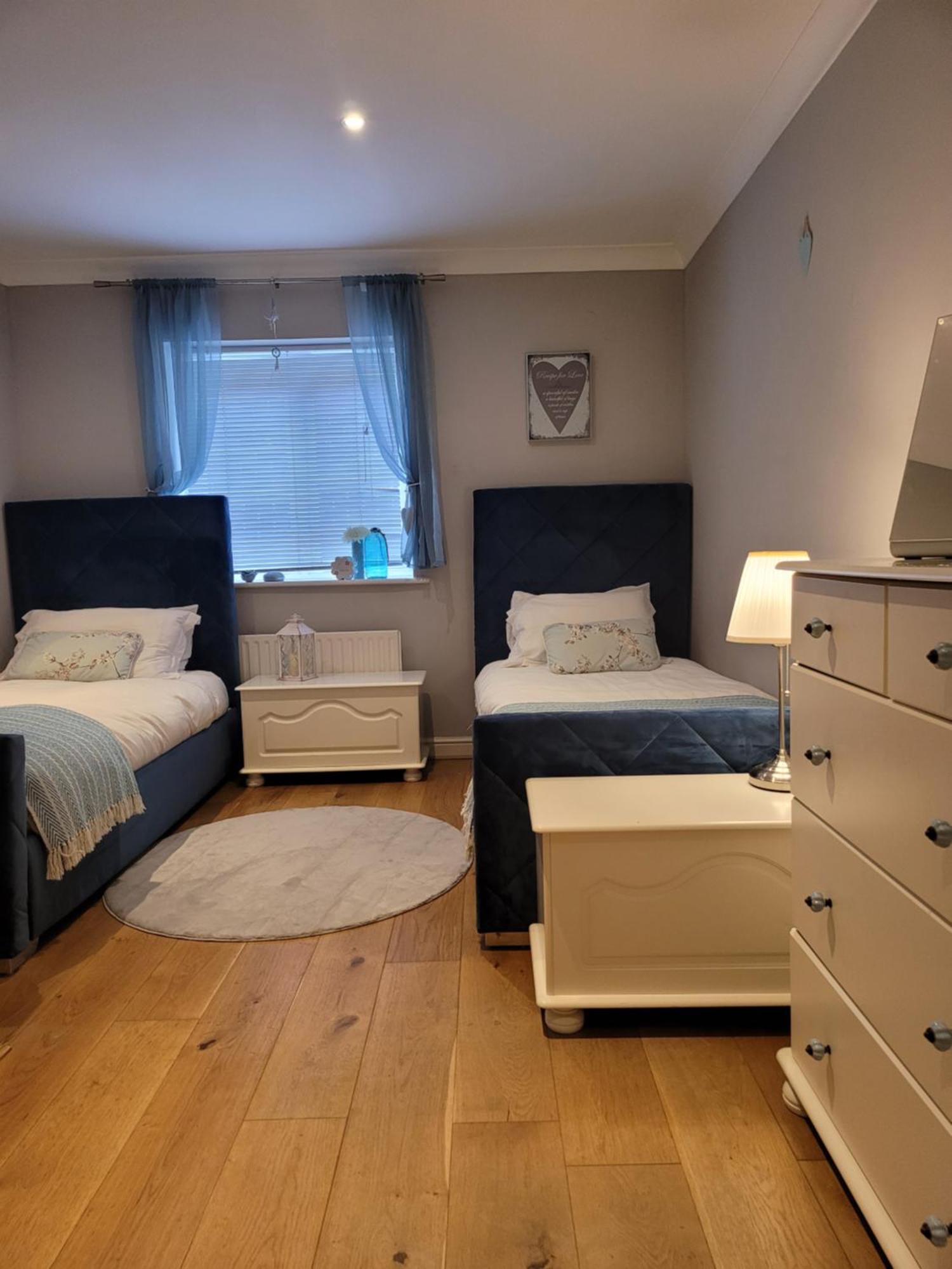Three Bedroom Apartment By Beautiful Park Londra Dış mekan fotoğraf