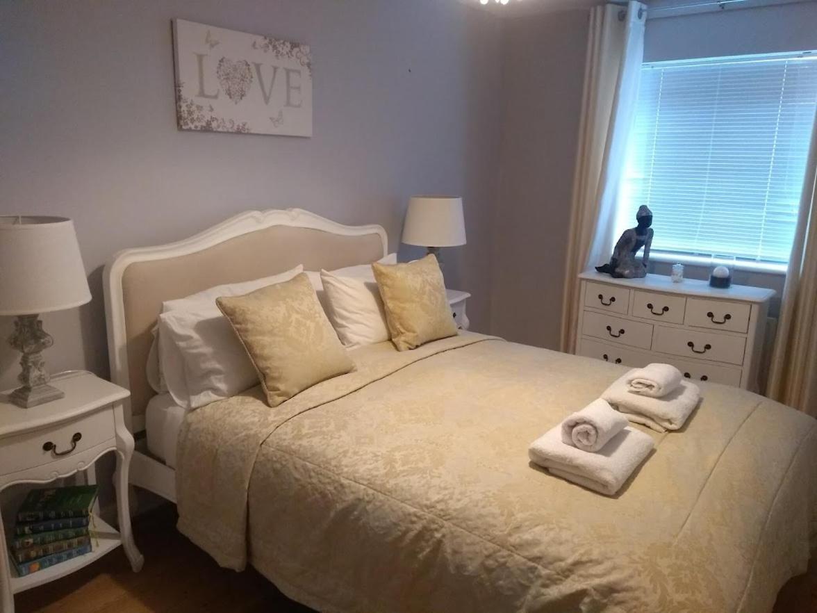 Three Bedroom Apartment By Beautiful Park Londra Dış mekan fotoğraf