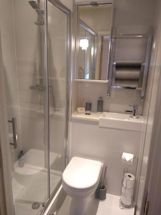 Three Bedroom Apartment By Beautiful Park Londra Dış mekan fotoğraf