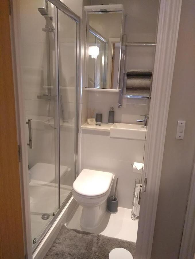 Three Bedroom Apartment By Beautiful Park Londra Dış mekan fotoğraf