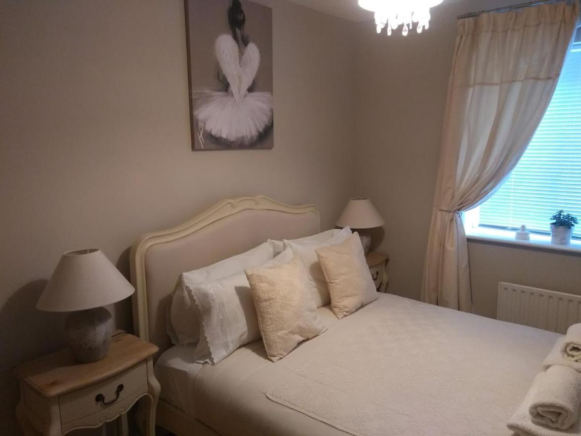 Three Bedroom Apartment By Beautiful Park Londra Dış mekan fotoğraf