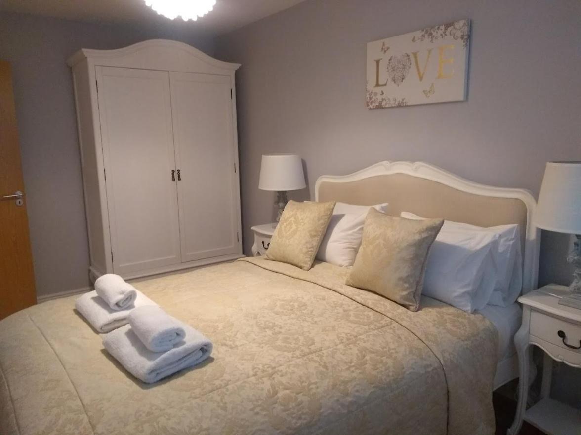 Three Bedroom Apartment By Beautiful Park Londra Dış mekan fotoğraf