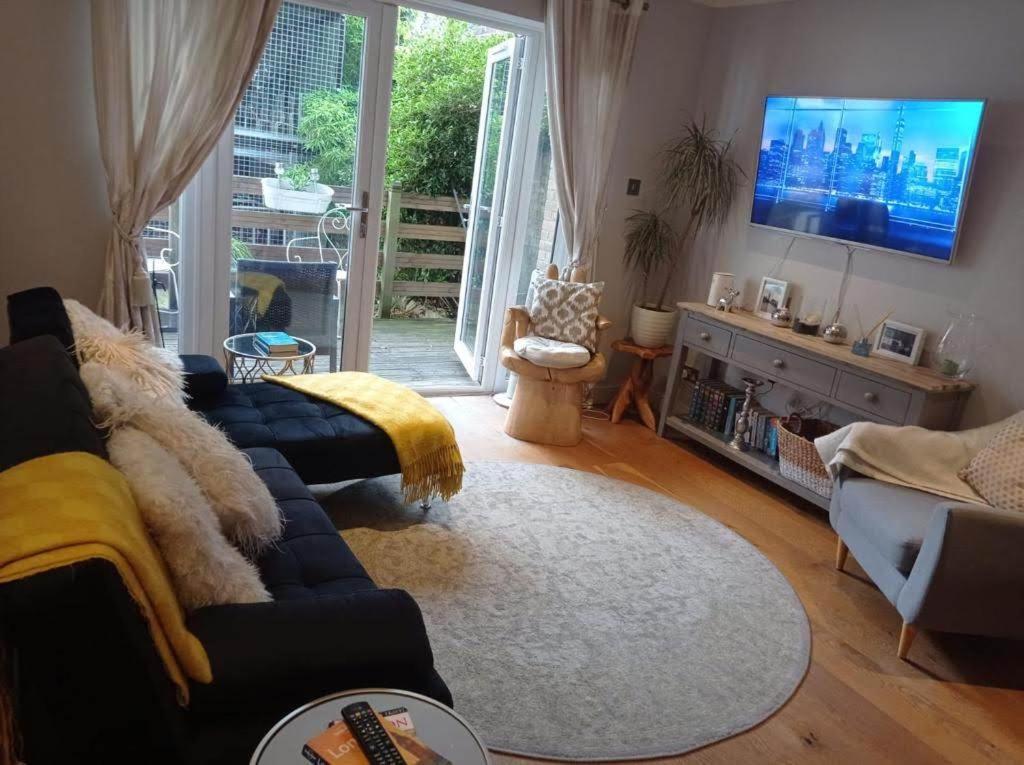 Three Bedroom Apartment By Beautiful Park Londra Dış mekan fotoğraf