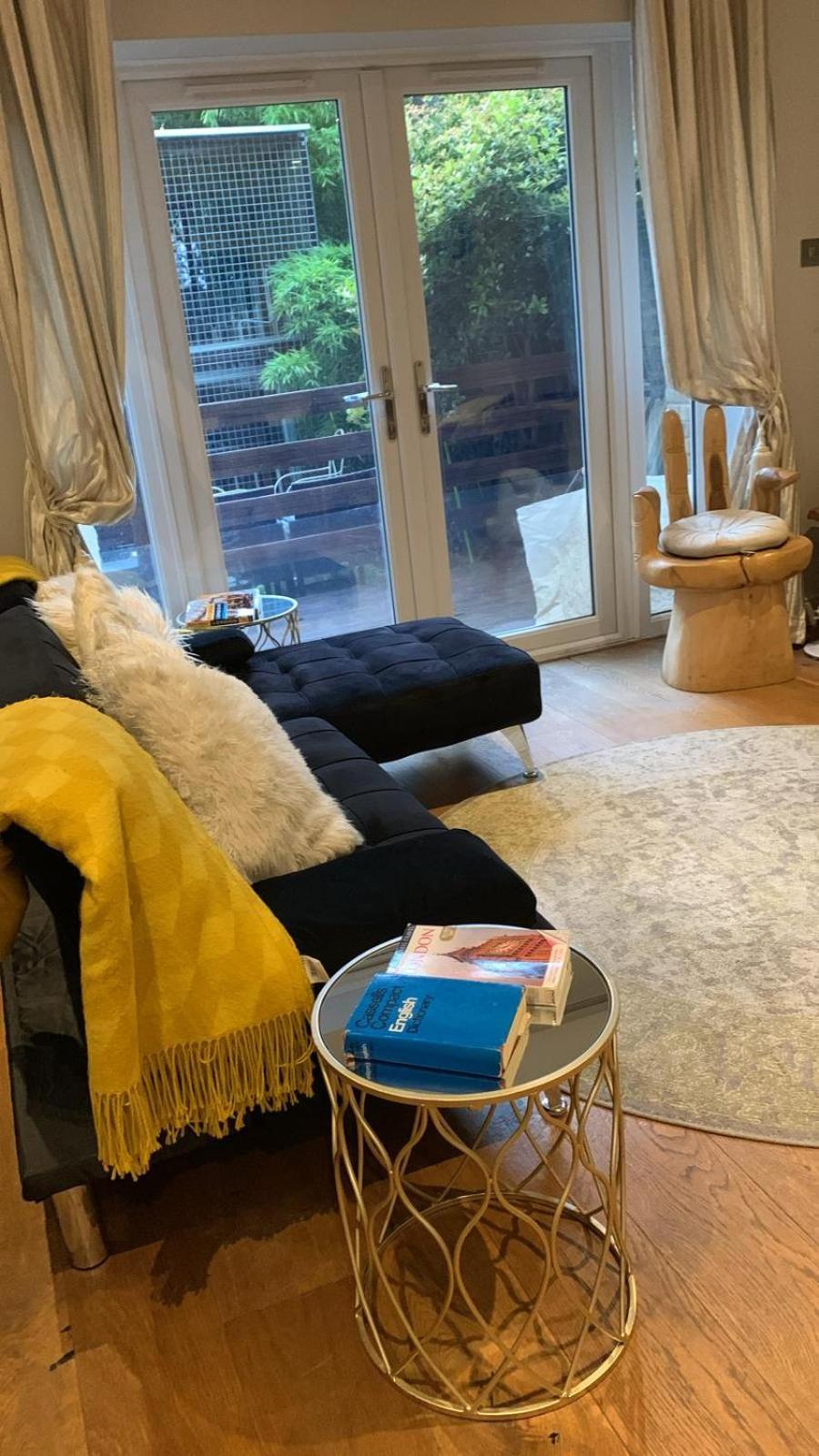 Three Bedroom Apartment By Beautiful Park Londra Dış mekan fotoğraf